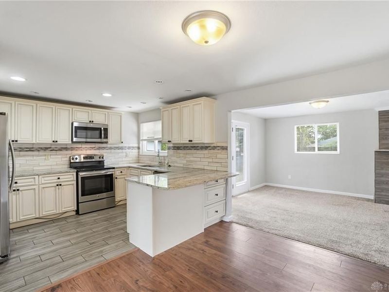 5061 Packard Drive, Huber Heights, OH 45424 Photo 12