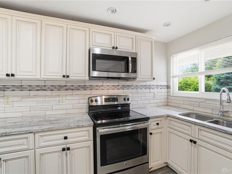 5061 Packard Drive, Huber Heights, OH 45424 Photo 18