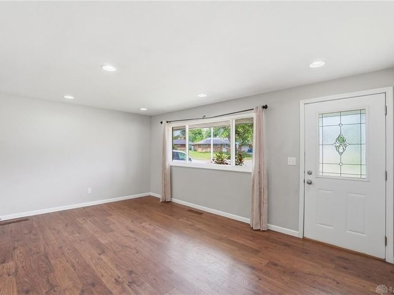 5061 Packard Drive, Huber Heights, OH 45424 Photo 7