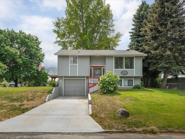 1514 E 4th St, Deer Park, WA 99006
