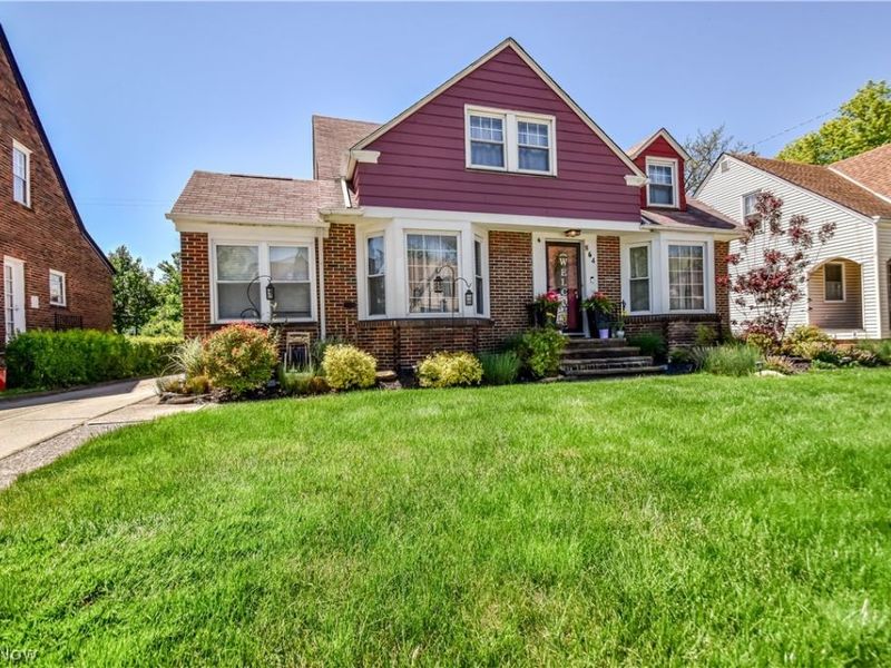 864 Medford Road, Cleveland Heights, OH 44121 Photo 2
