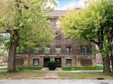 2617 Euclid Heights Boulevard, Unit 2, Cleveland Heights, OH 44106