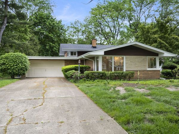 48 Oakwood Drive , Naperville, IL 60540