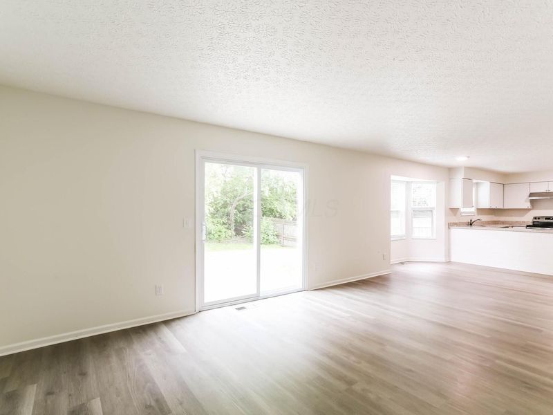 5900 Winshire Drive , Canal Winchester, OH 43110 Photo 2