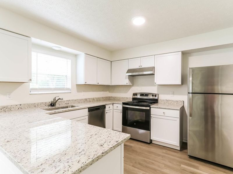 5900 Winshire Drive , Canal Winchester, OH 43110 Photo 5