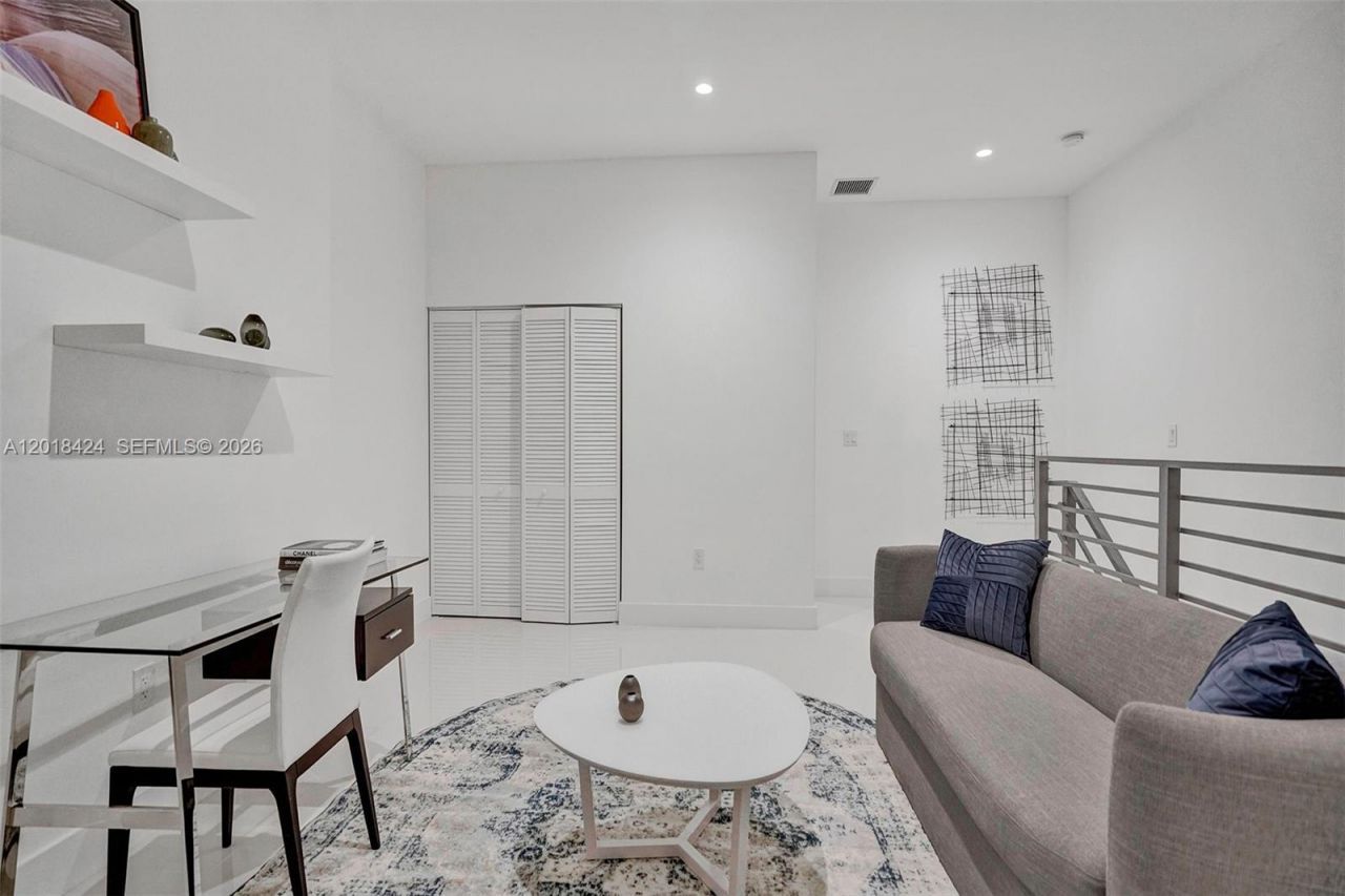 1801 NE 13th St , Unit 1821, Fort Lauderdale, FL 33304 Photo