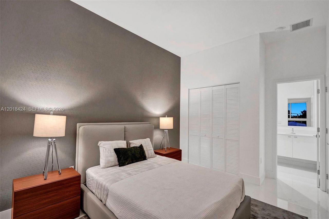 1801 NE 13th St , Unit 1821, Fort Lauderdale, FL 33304 Photo