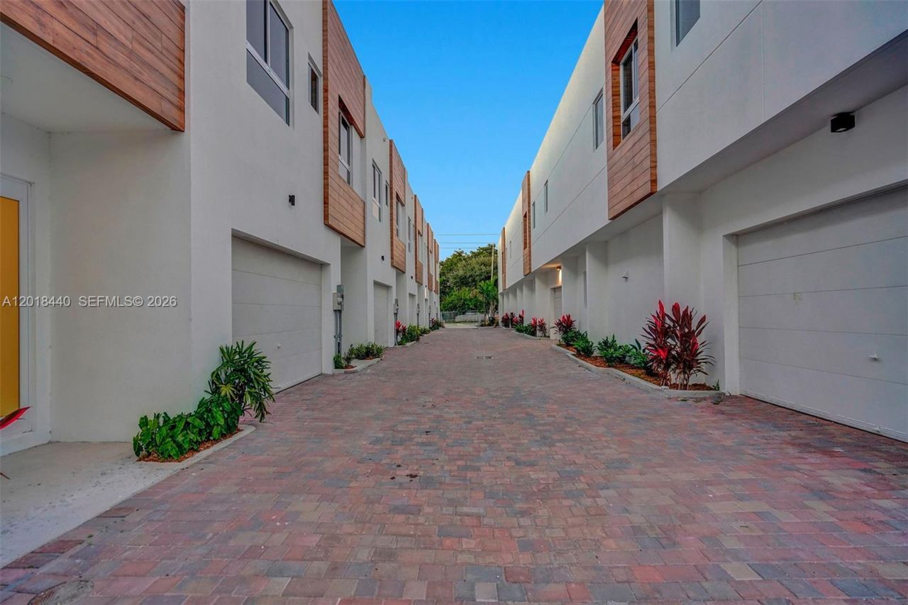 1801 NE 13th St , Unit 1829, Fort Lauderdale, FL 33304 Photo