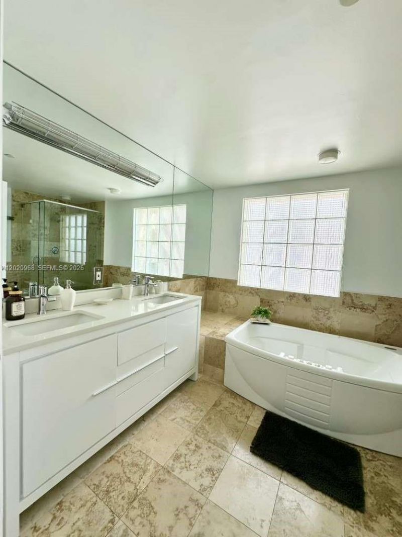 1455 Ocean Dr , Unit 1211, Miami Beach, FL 33139 Photo