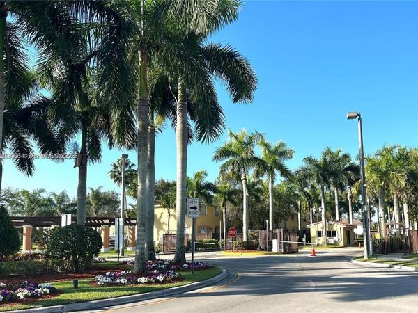 2735 SE 16th Ave, Unit 100, Homestead, FL 33035