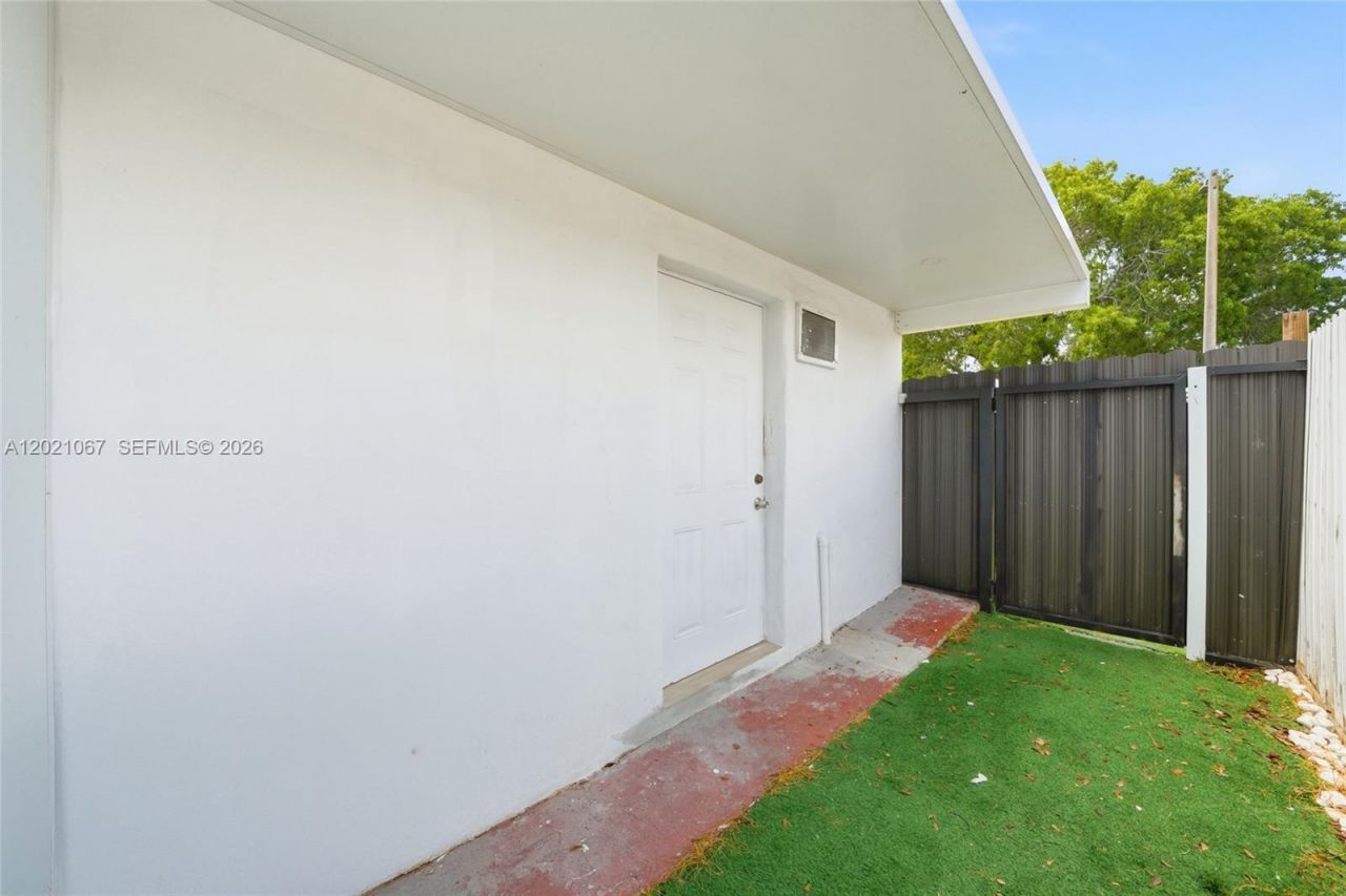 4970 NW 199th St, Miami Gardens, FL 33055 Photo