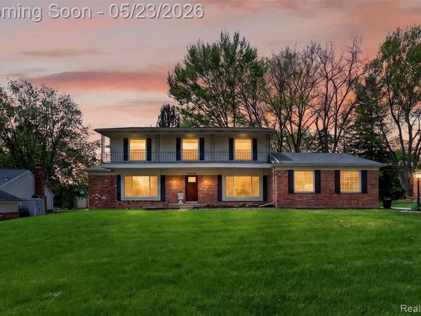 30935 Perrys Crossing, Farmington Hills, MI 48331