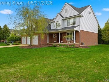 24396 Cavendish Avenue E, Novi, MI 48375