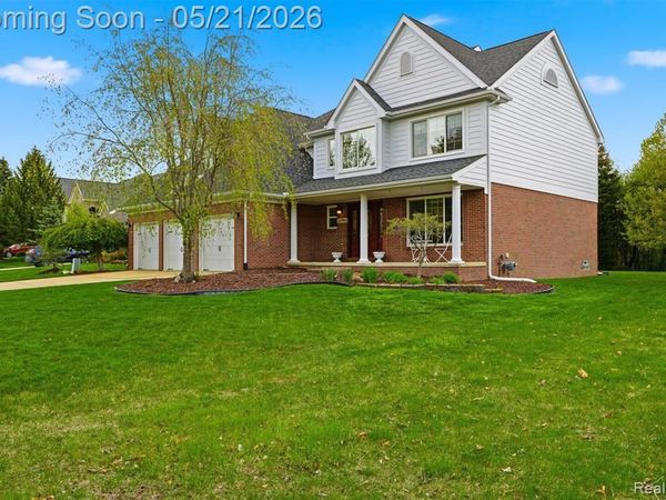 24396 Cavendish Avenue E, Novi, MI 48375