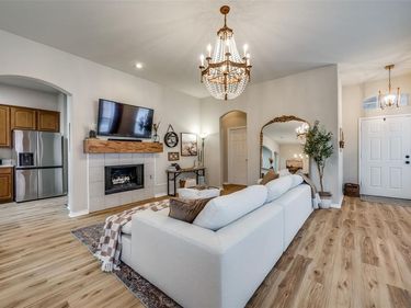 7514 Saint Stephens Square, Frisco, TX 75035