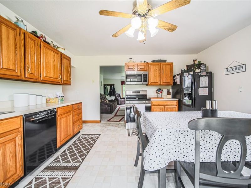 14655 Township Road 213, Lakeville, OH 44638 Photo 21