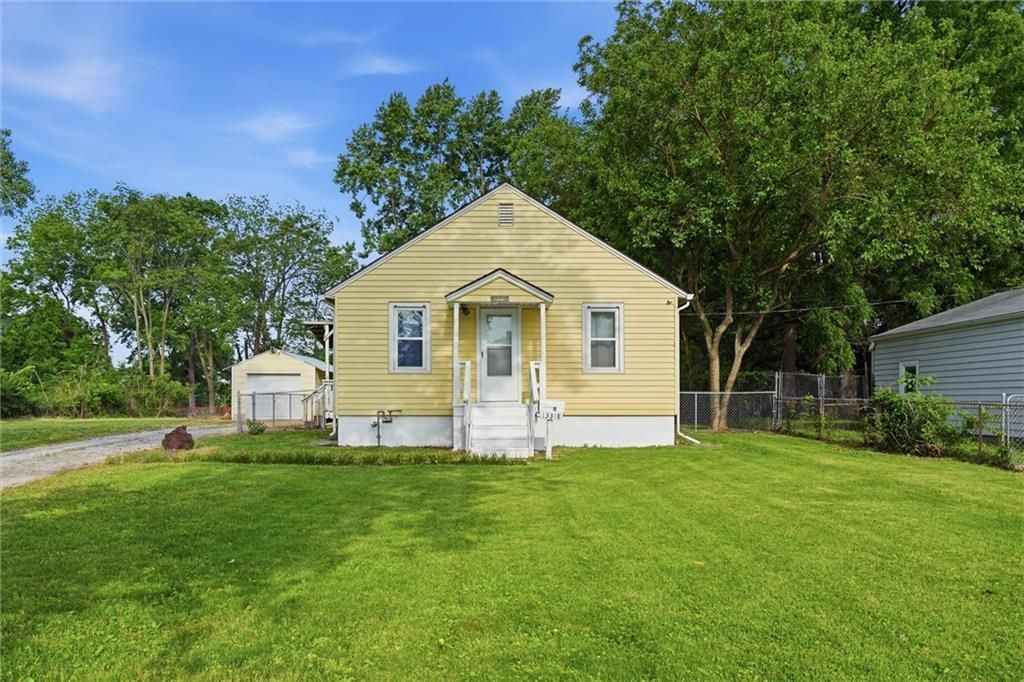 13318 Parker Avenue, Grandview, MO 64030 Main Photo
