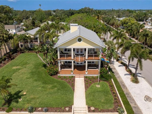1803 BEACH DRIVE SE, ST PETERSBURG, FL 33705