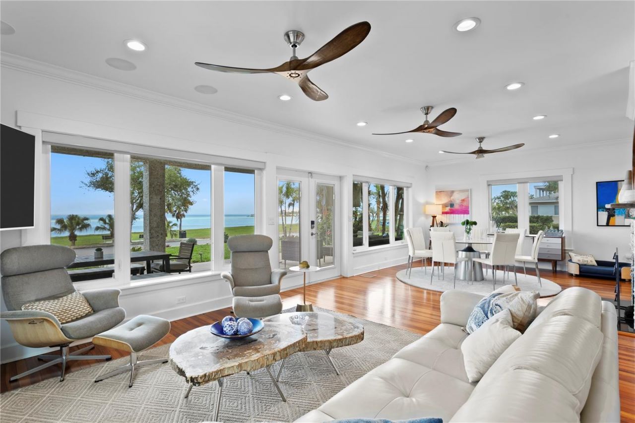 1803 Beach Drive Se, Saint Petersburg, FL 33705 Photo