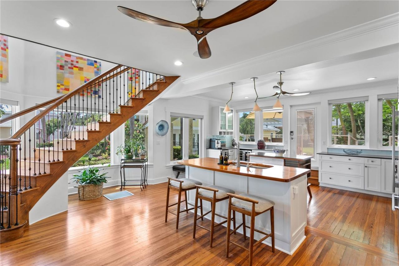1803 Beach Drive Se, Saint Petersburg, FL 33705 Photo