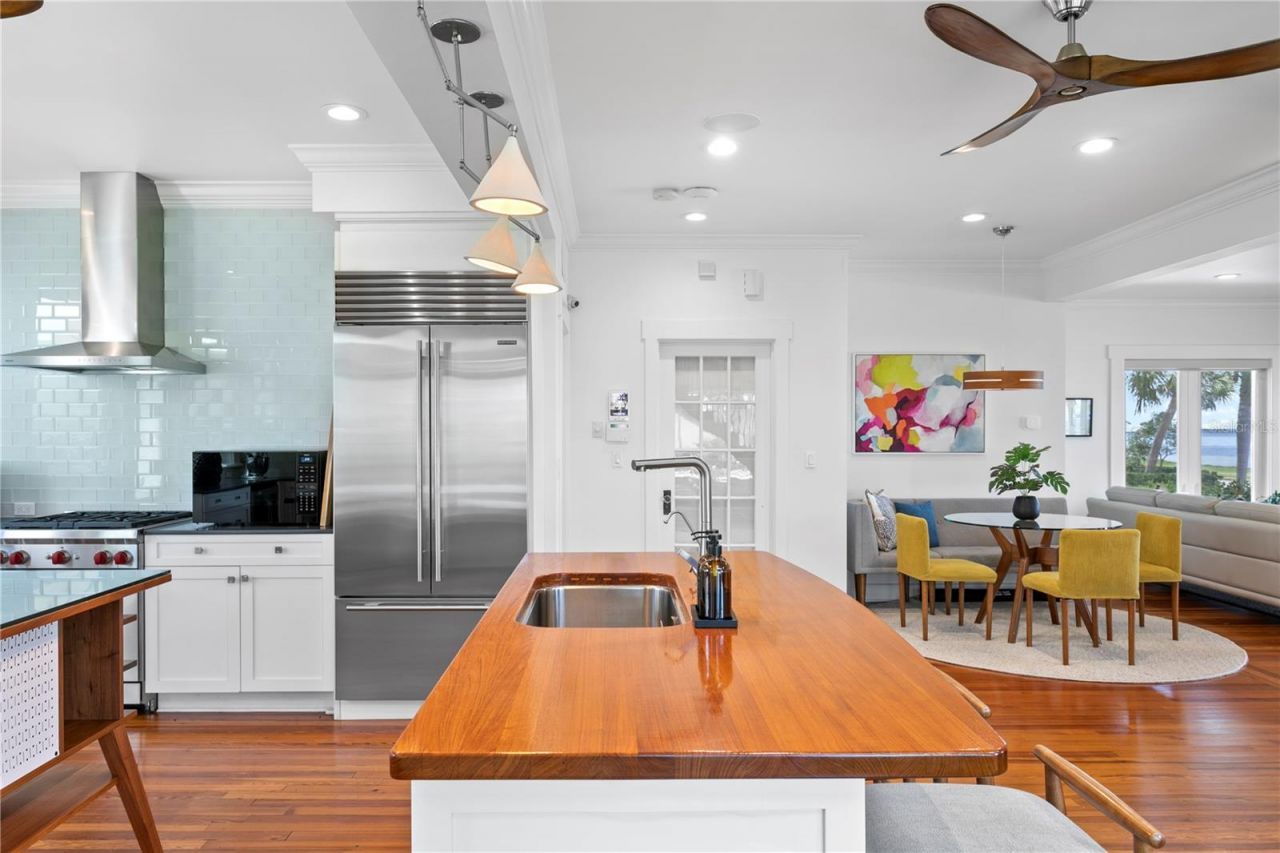 1803 Beach Drive Se, Saint Petersburg, FL 33705 Photo