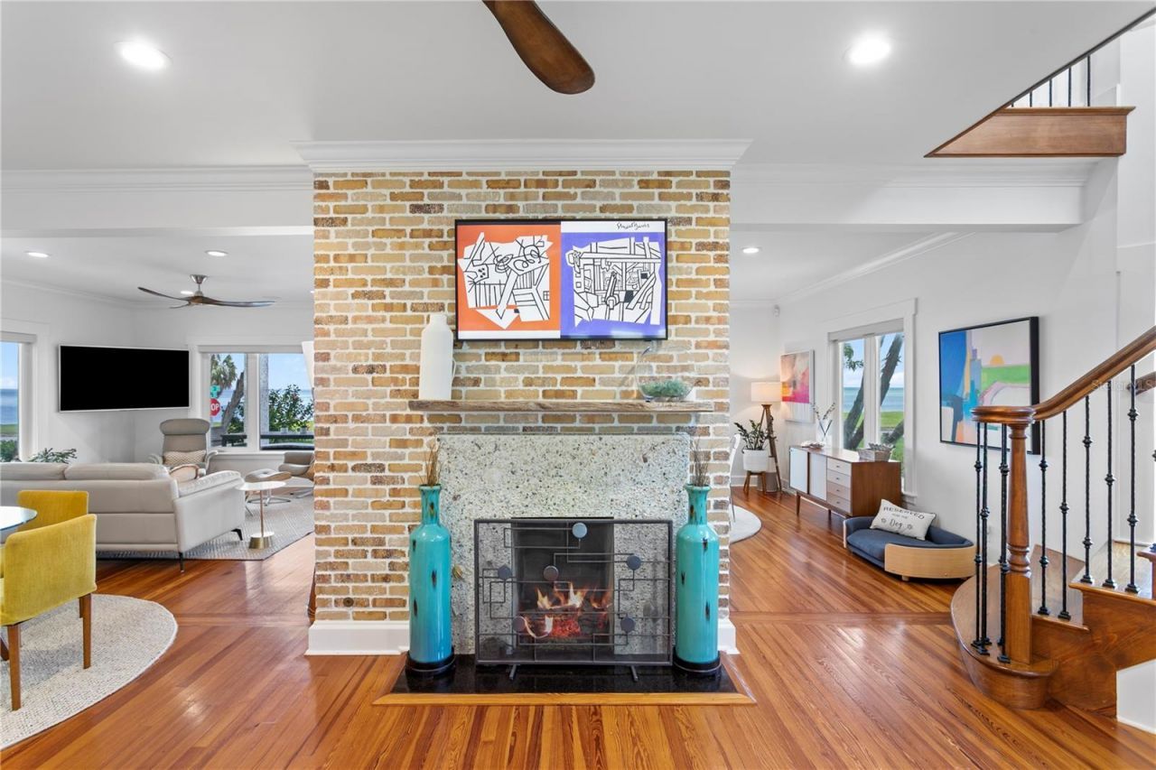 1803 Beach Drive Se, Saint Petersburg, FL 33705 Photo