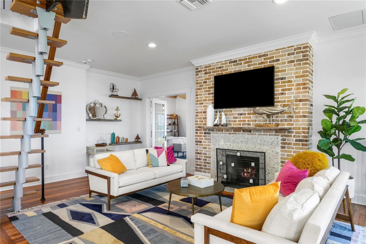 1803 Beach Drive Se, Saint Petersburg, FL 33705 Photo