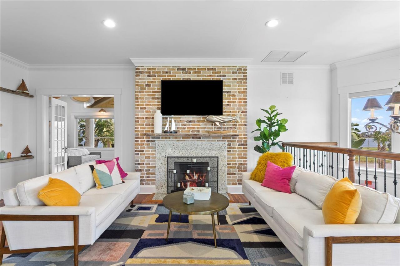 1803 Beach Drive Se, Saint Petersburg, FL 33705 Photo