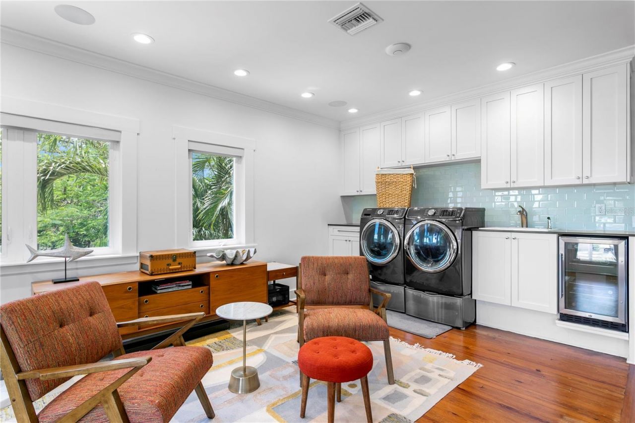 1803 Beach Drive Se, Saint Petersburg, FL 33705 Photo