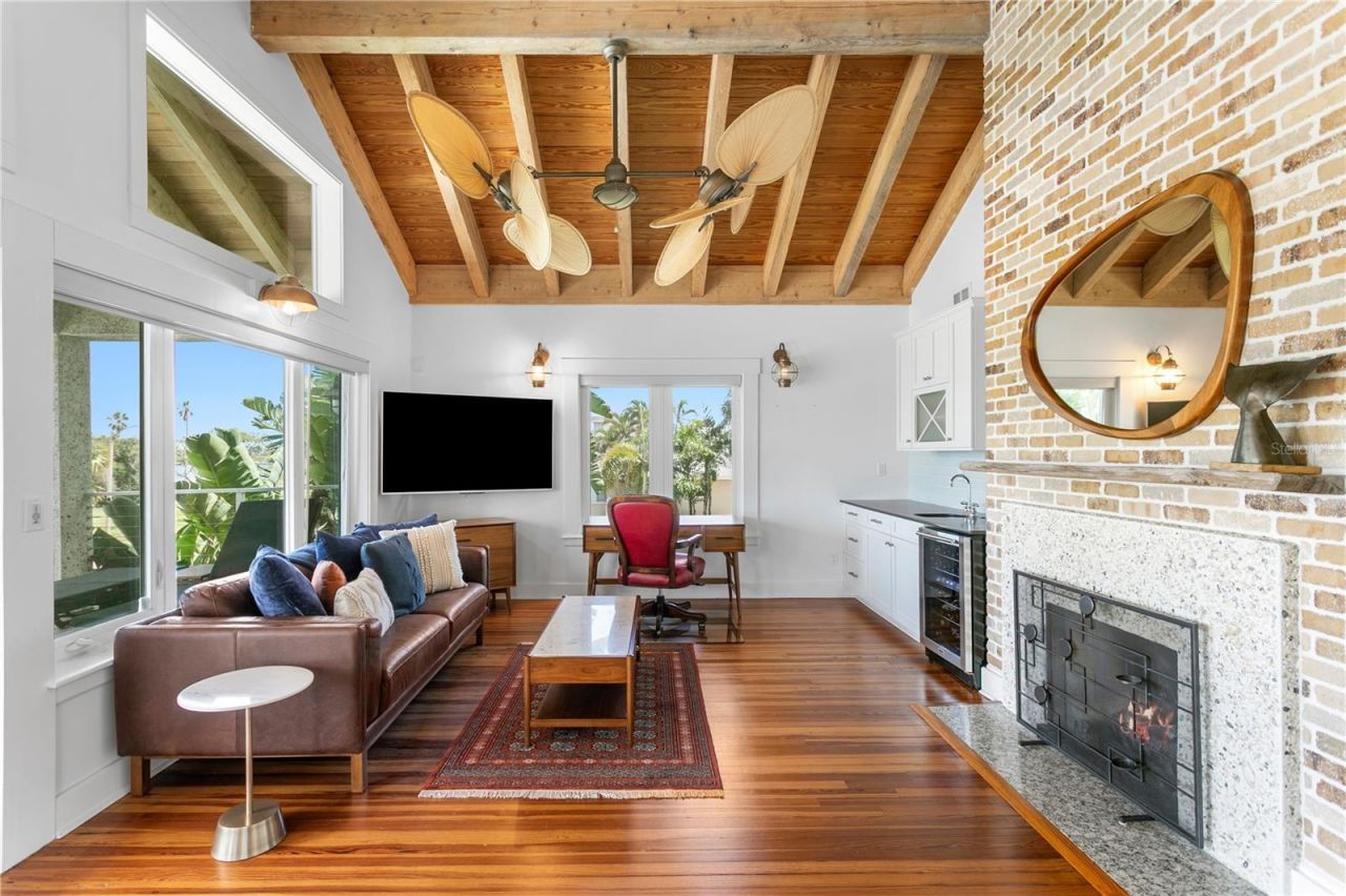 1803 Beach Drive Se, Saint Petersburg, FL 33705 Photo