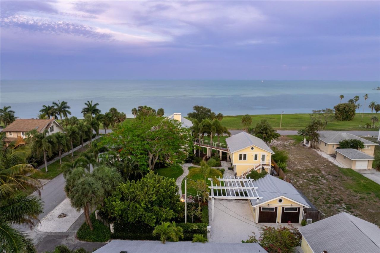1803 Beach Drive Se, Saint Petersburg, FL 33705 Photo