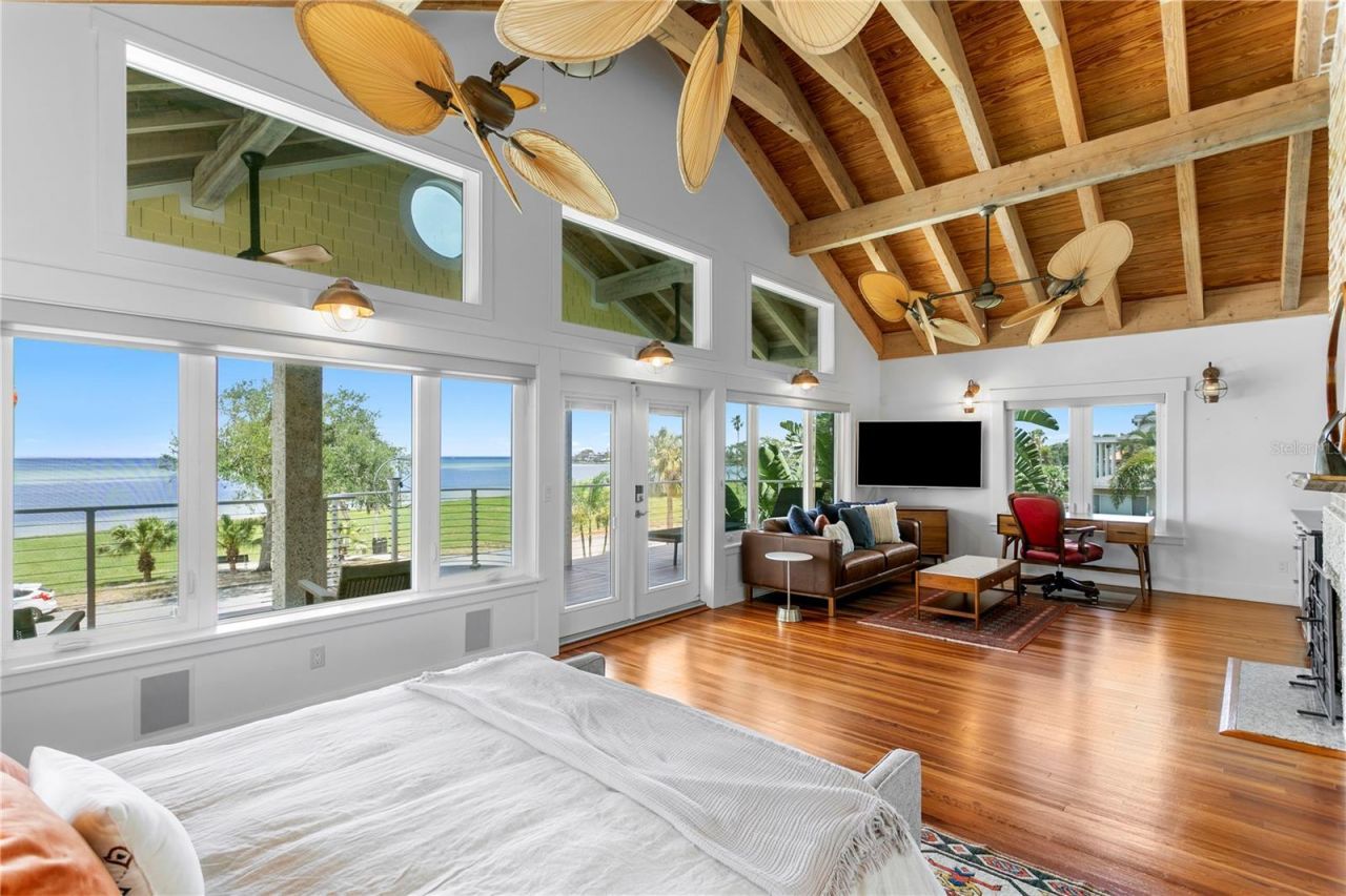 1803 Beach Drive Se, Saint Petersburg, FL 33705 Photo
