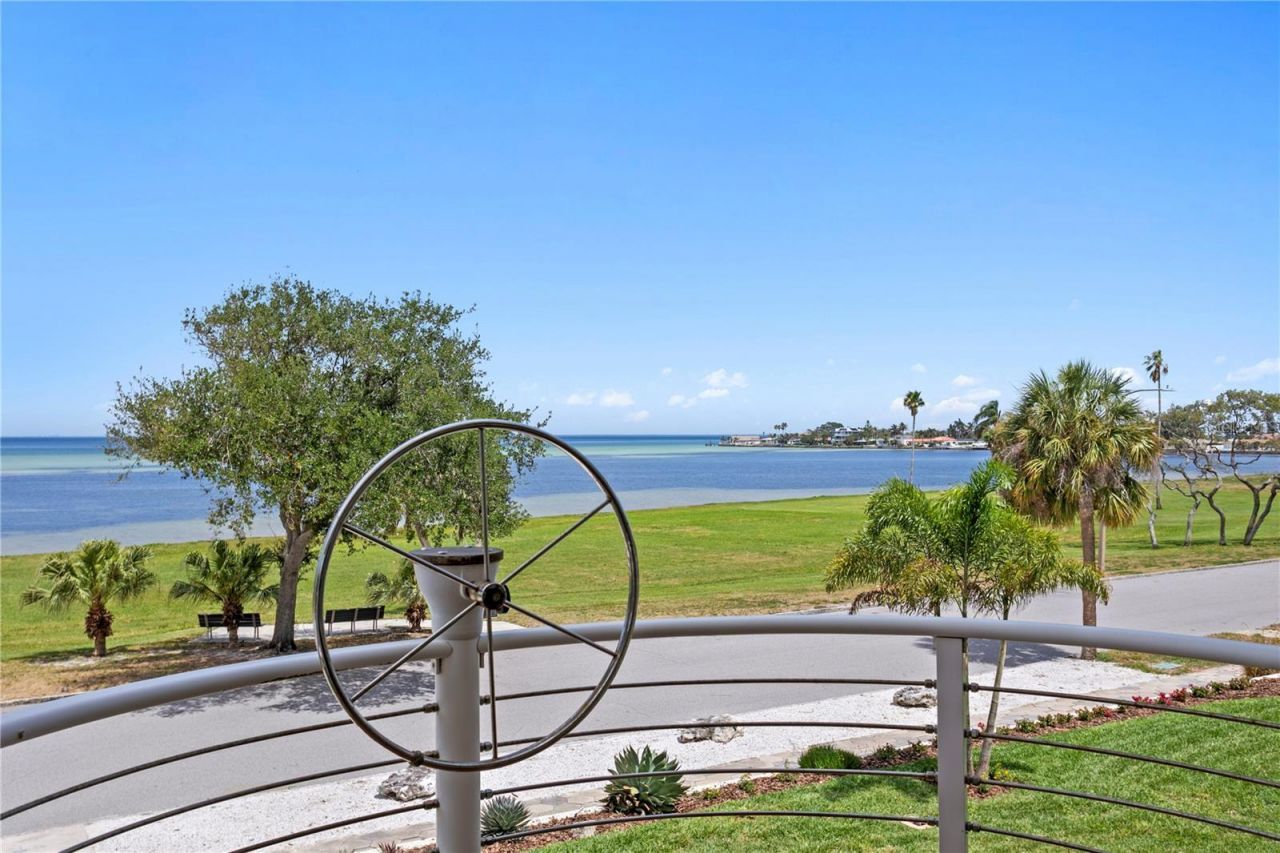1803 Beach Drive Se, Saint Petersburg, FL 33705 Photo