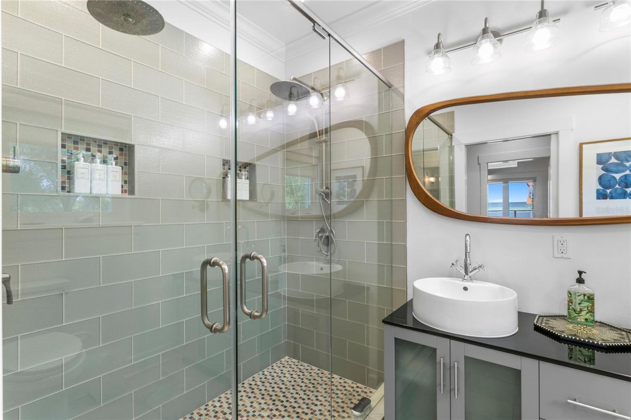 1803 Beach Drive Se, Saint Petersburg, FL 33705 Photo