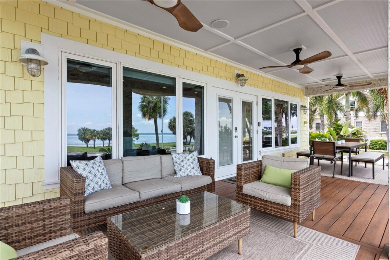 1803 Beach Drive Se, Saint Petersburg, FL 33705 Photo