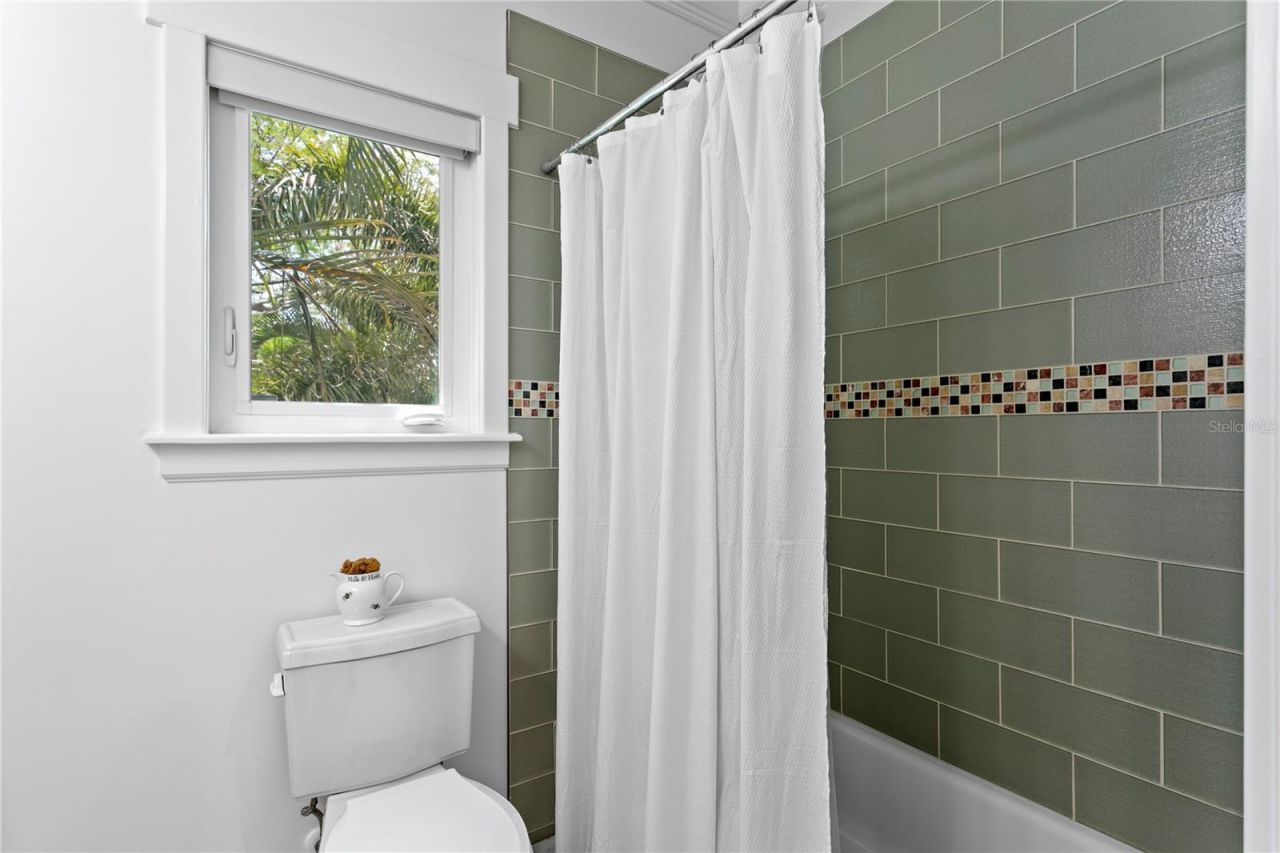 1803 Beach Drive Se, Saint Petersburg, FL 33705 Photo