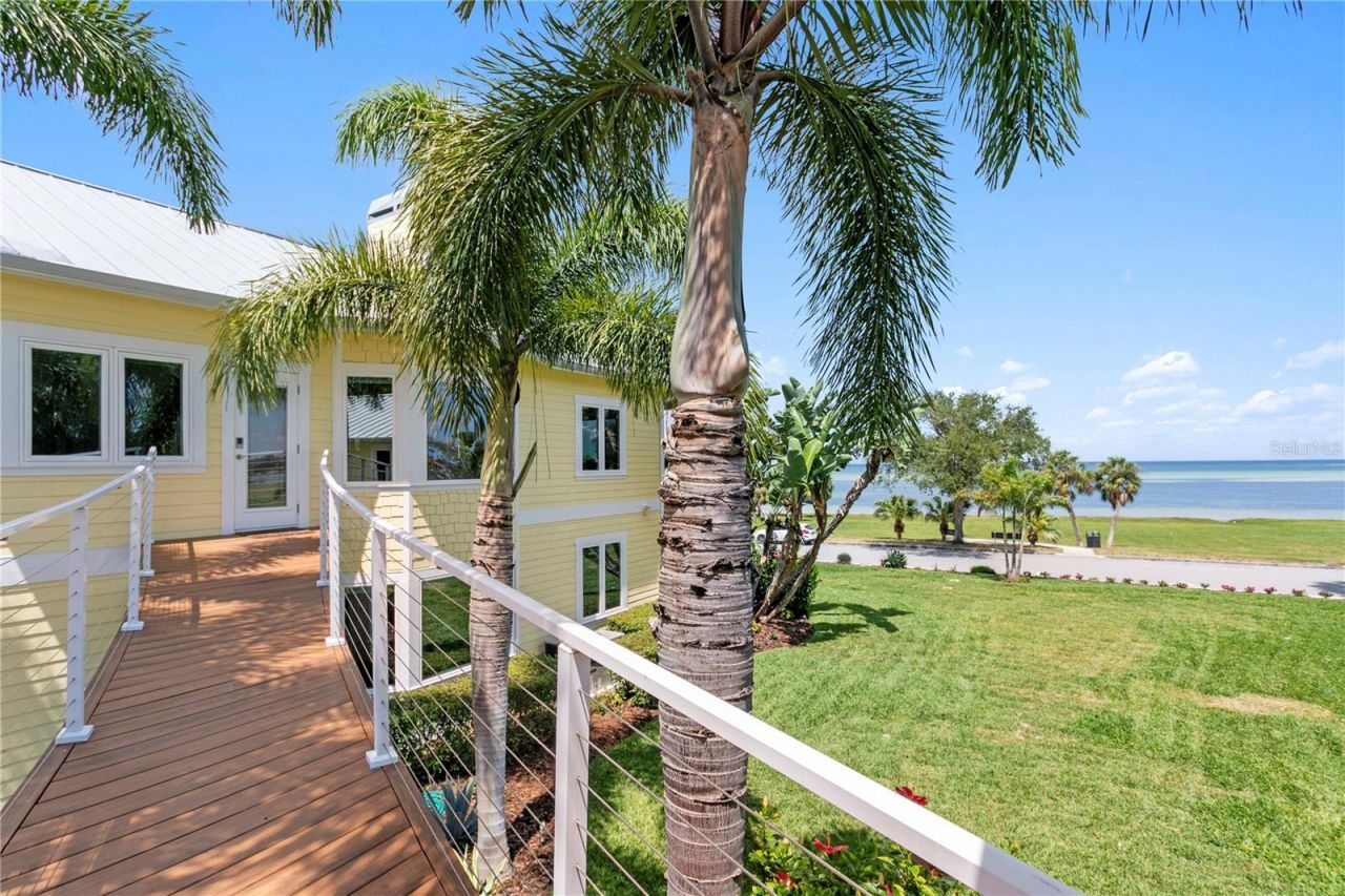 1803 Beach Drive Se, Saint Petersburg, FL 33705 Photo