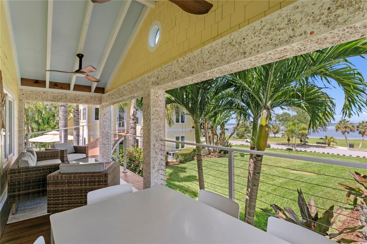 1803 Beach Drive Se, Saint Petersburg, FL 33705 Photo