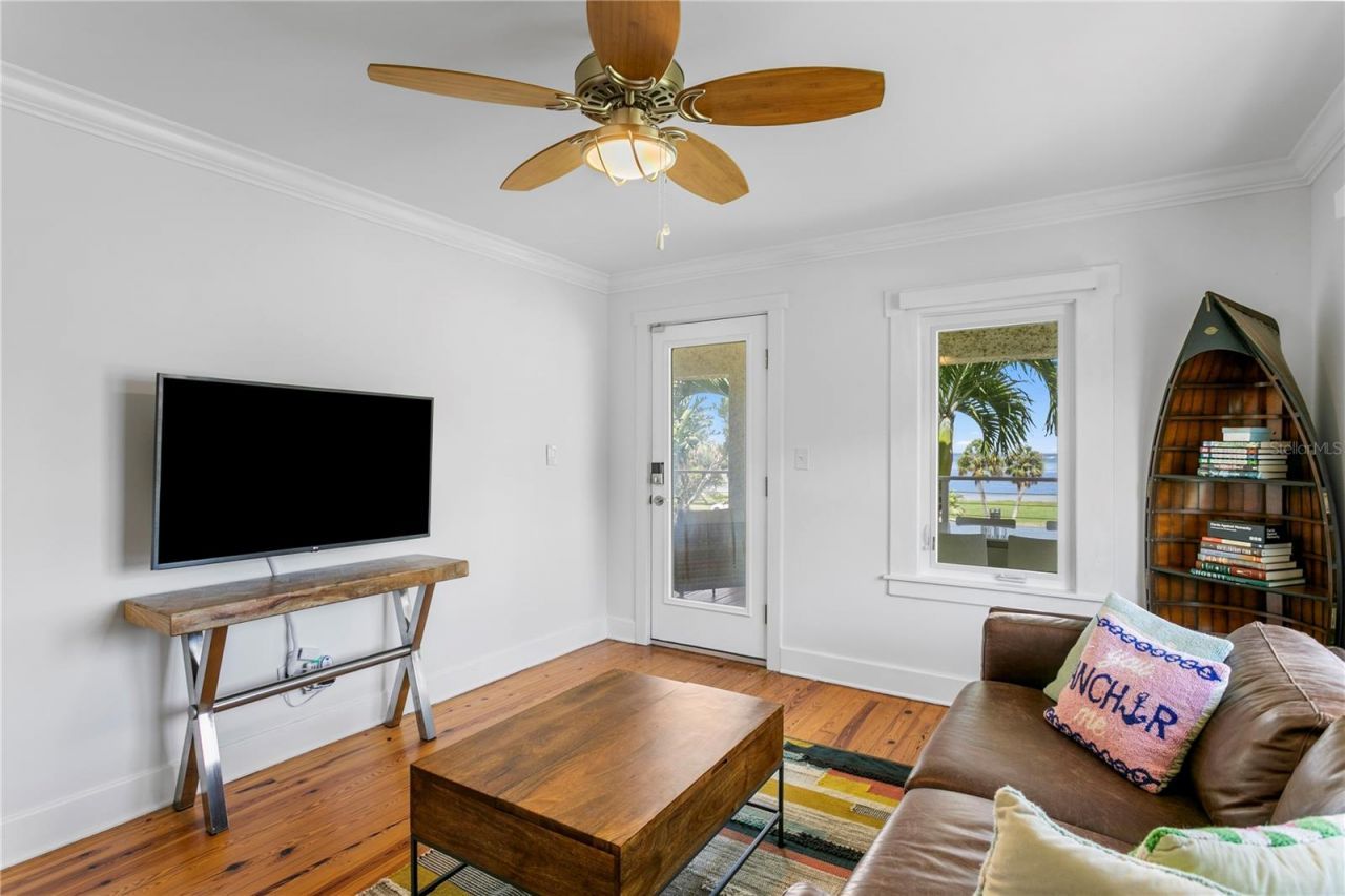 1803 Beach Drive Se, Saint Petersburg, FL 33705 Photo