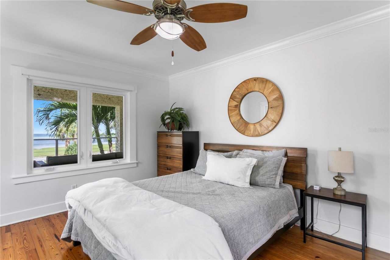 1803 Beach Drive Se, Saint Petersburg, FL 33705 Photo