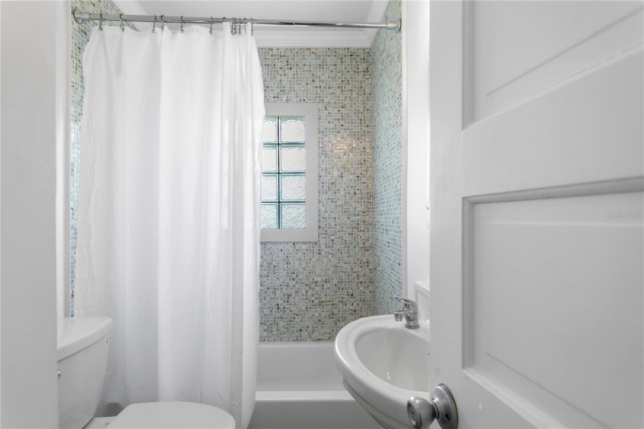 1803 Beach Drive Se, Saint Petersburg, FL 33705 Photo