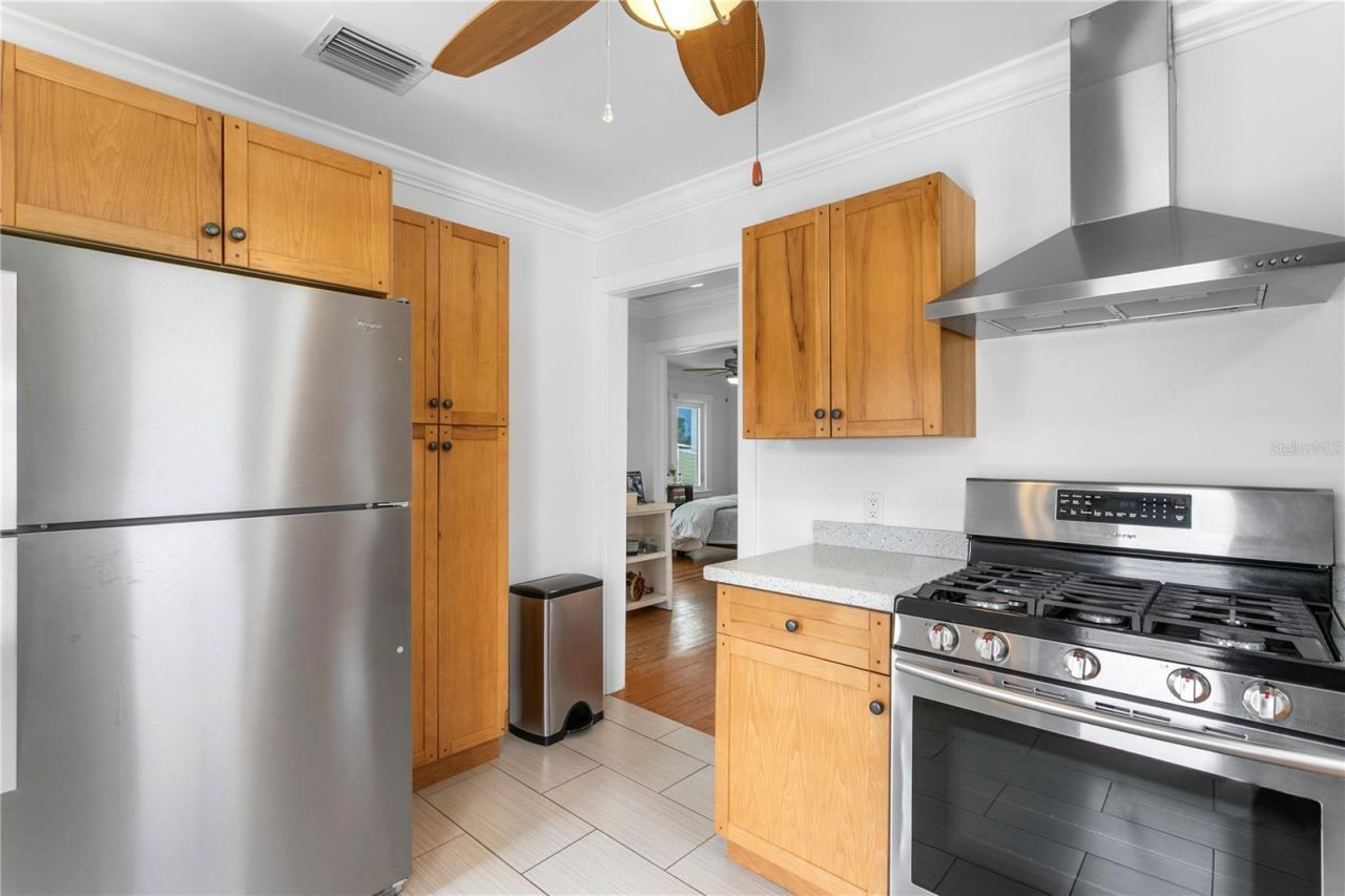 1803 Beach Drive Se, Saint Petersburg, FL 33705 Photo