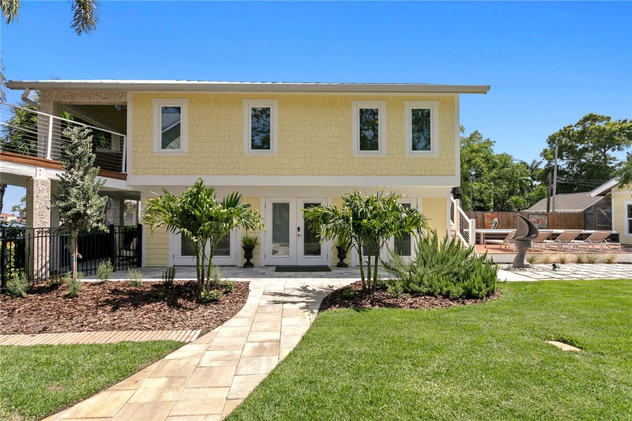 1803 Beach Drive Se, Saint Petersburg, FL 33705 Photo
