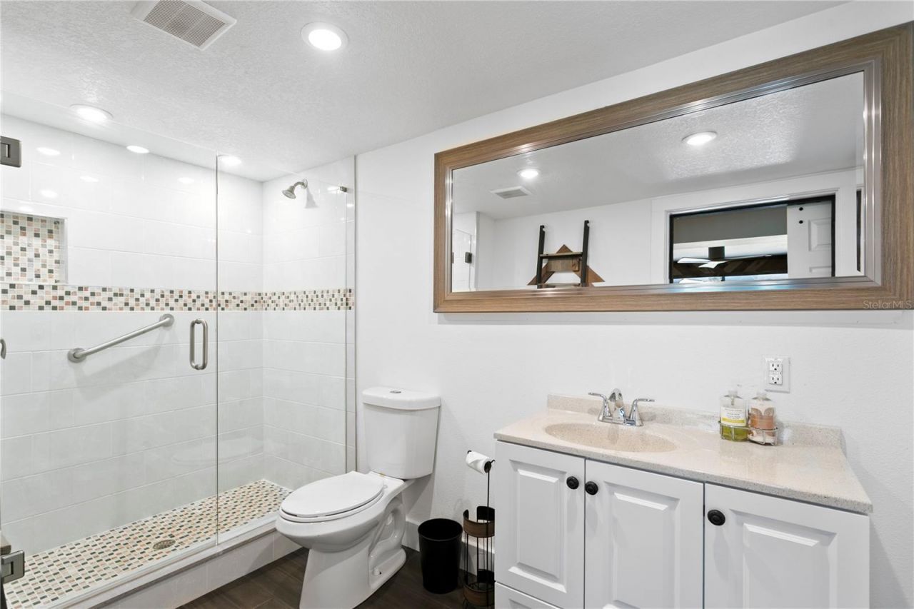 1803 Beach Drive Se, Saint Petersburg, FL 33705 Photo