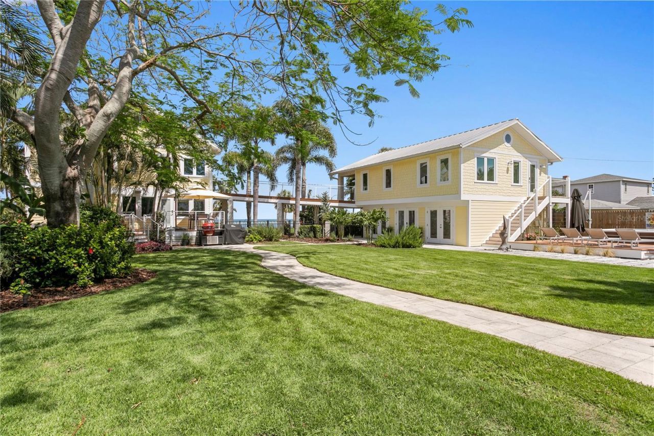 1803 Beach Drive Se, Saint Petersburg, FL 33705 Photo