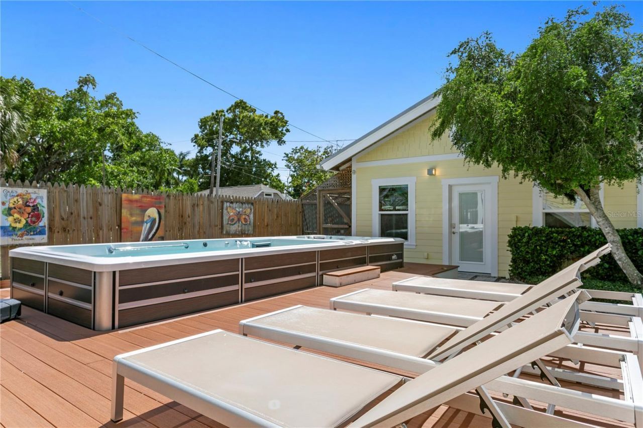 1803 Beach Drive Se, Saint Petersburg, FL 33705 Photo