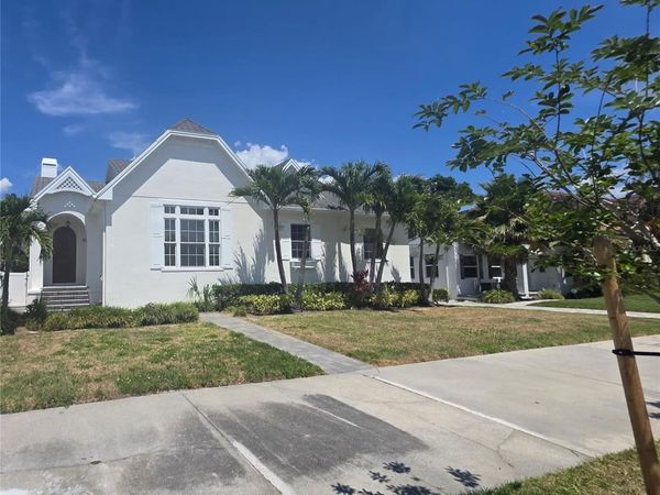415 E DAVIS BOULEVARD , TAMPA, FL 33606