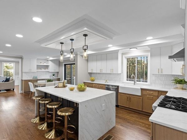 12 Brookside Ln, Norfolk, MA 02056