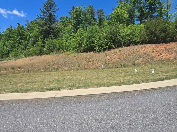 61 Westside Village Road , Fairview, NC 28730