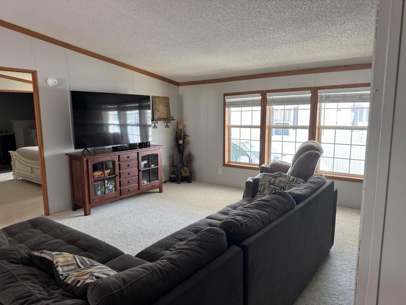 299 Ronald Drive, Pataskala, OH 43062 Photo 2